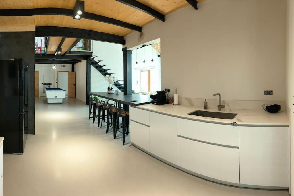 Villa Industrial Luxury Nimes & Arles à Beaucaire  Extérieur photo